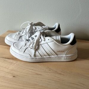 Women’s Adidas Sneakers